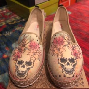Women’s slip-on sneakers skull print